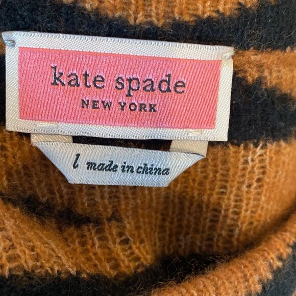 Kate Spade New York Tiger Stripes Dream Jogger Set (Pants M, Sweater L) - Picture 8 of 10
